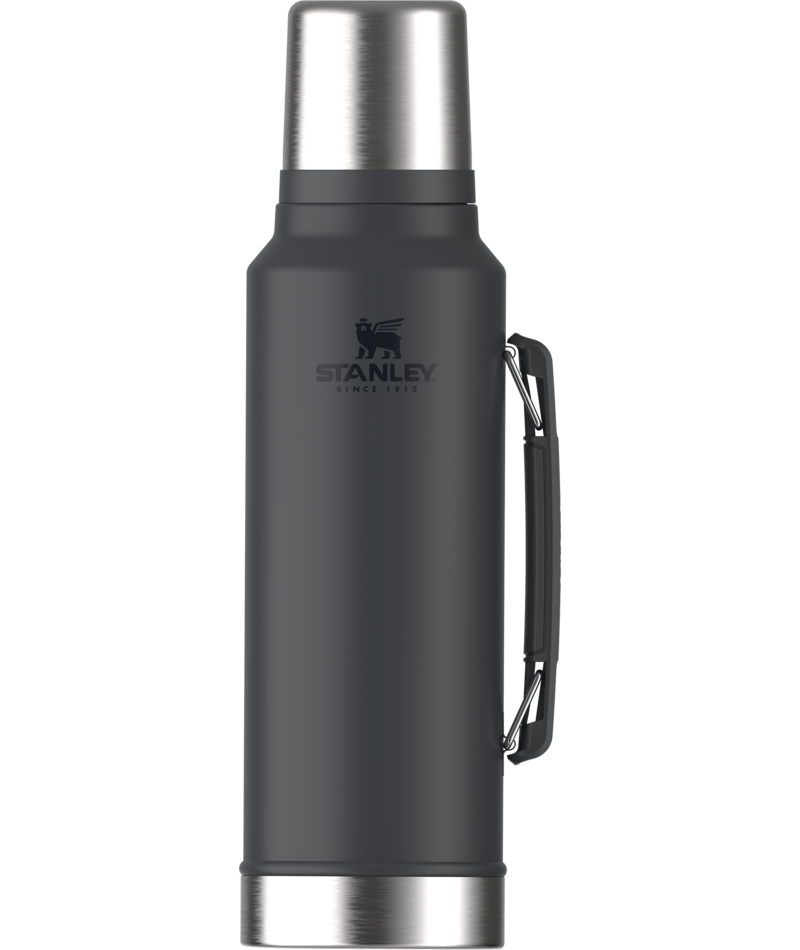 The-Legendary-Classic-Bottle-1-5QT-Black-2-0 Stanley Classic Legendary Bottle 1.4L Black – Bild 1