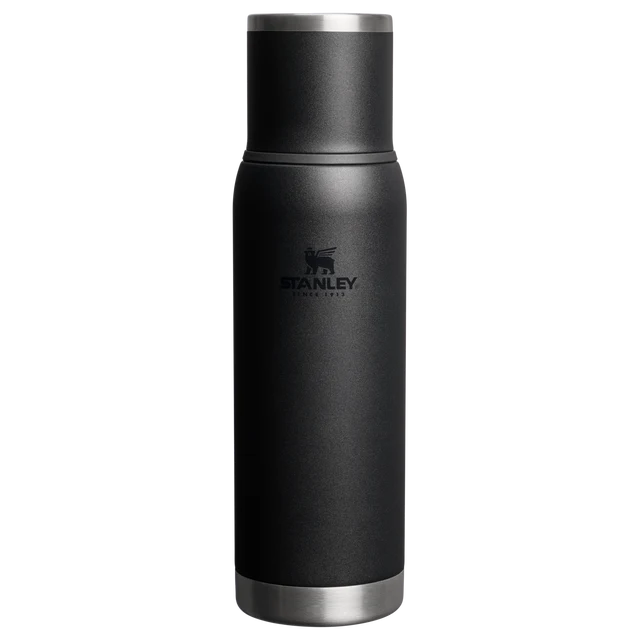 Web_PNG_Square-TheAdventureTo-GoBottle1.1QT-Black2.0-Front Stanley ADVENTURE TO-GO Bottle 1L Black 2.0 – Bild 1